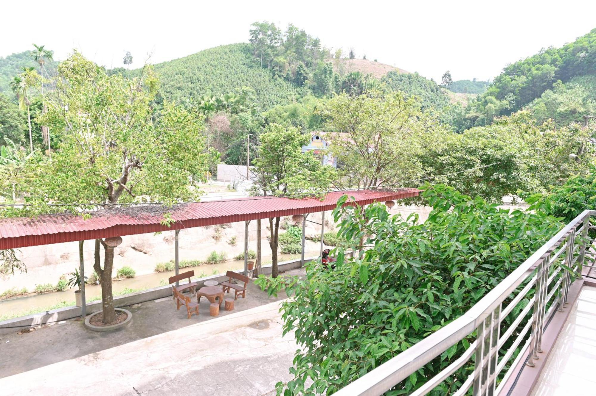 Khach San Hoang Ha River Town Yen Bai Exterior photo
